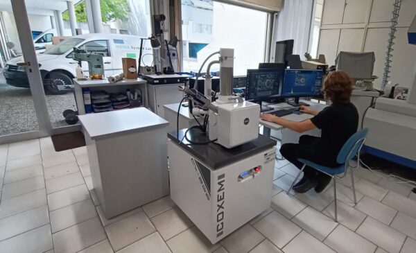 microscopio elettronico, sem, tabletop sem, manutenzione, installazione sem, supporto tecnico, microscopia elettronica, coxem, phenom, hitachi, hirox, sec