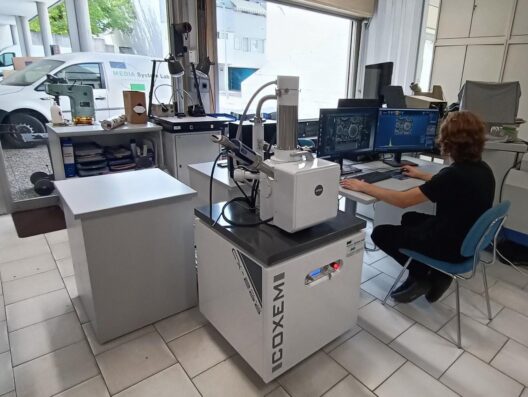 microscopio elettronico a scansione e a trasmissione, installazione e consulenza sem e tem e eds, tabletop sem, hitachi, zeeiss, phenom, tescan, jeol